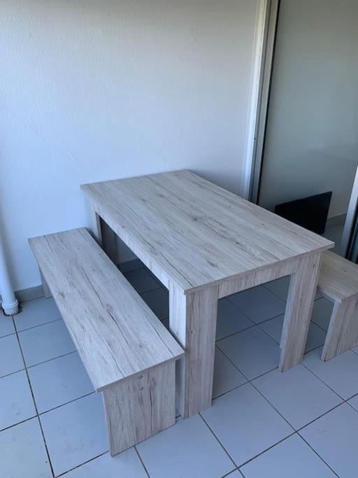 Petit Prix Et Grand Confort A Saint Gilles Les Bains Kültér fotó